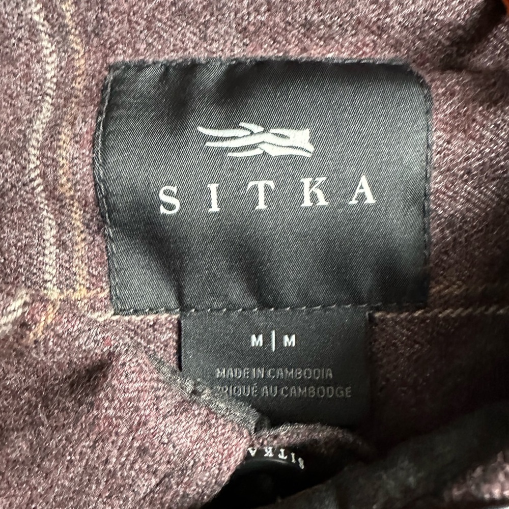 Sitka Men's Plaid button down Shirt in Hardwood size Medium NWT - Picture 3 of 5